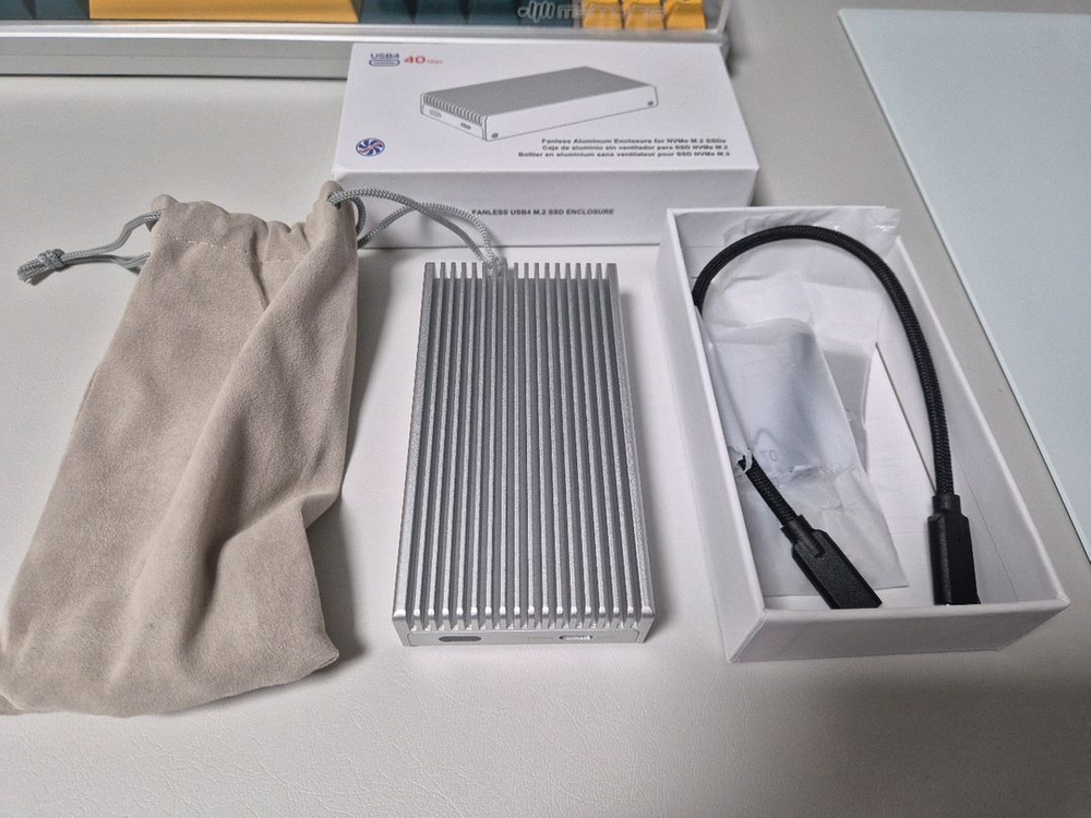 삼성 ssd 990 pro 2tb + 인클로저 팝니다.--1