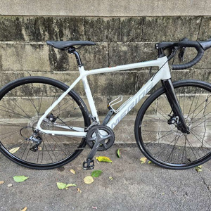 메리다 스컬트라100 로드자전거 팔아요