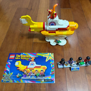 레고 아이디어 21306 비틀즈 옐로우 서브마린 중고 판매합니다.