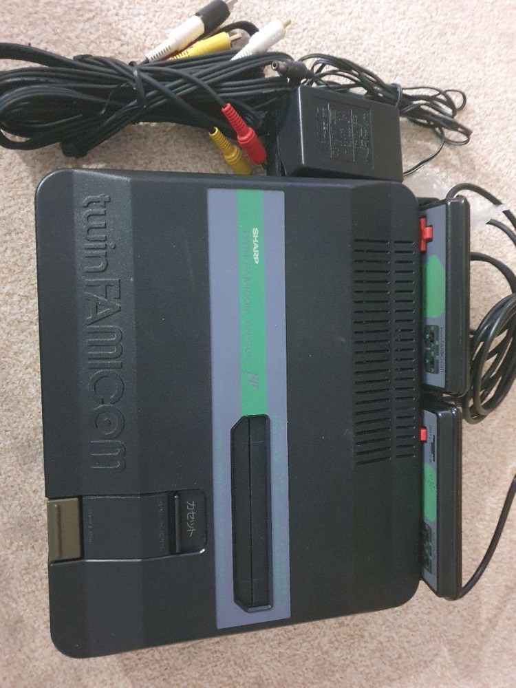 닌텐도 샤프 트윈 패미콤 게임기 판매--2