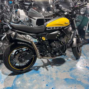 XSR700 이미지
