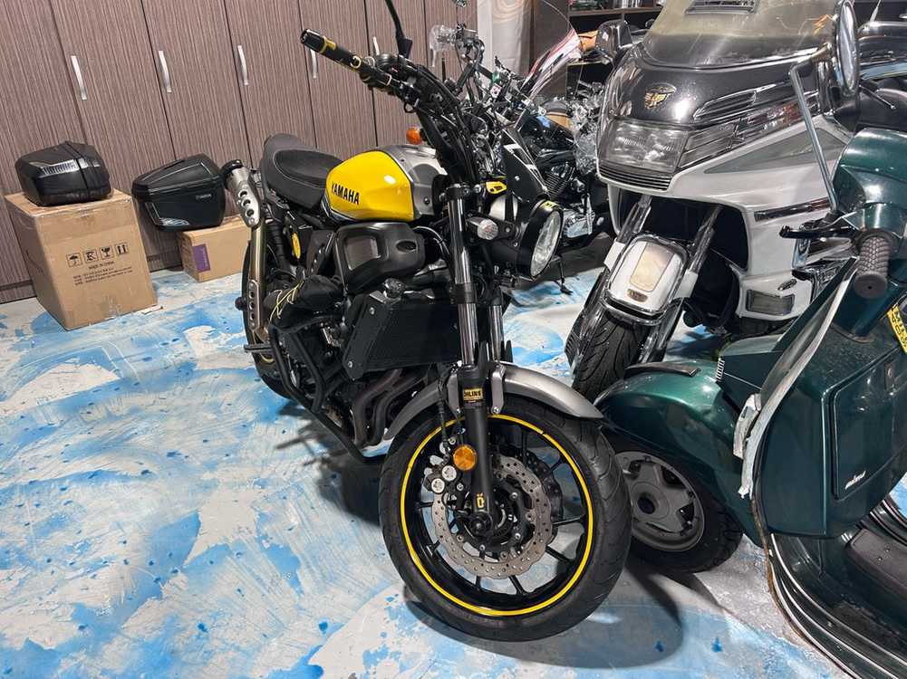 XSR700 이미지