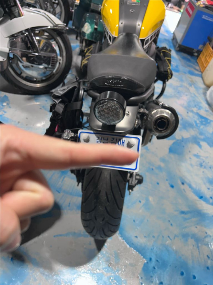 XSR700 이미지