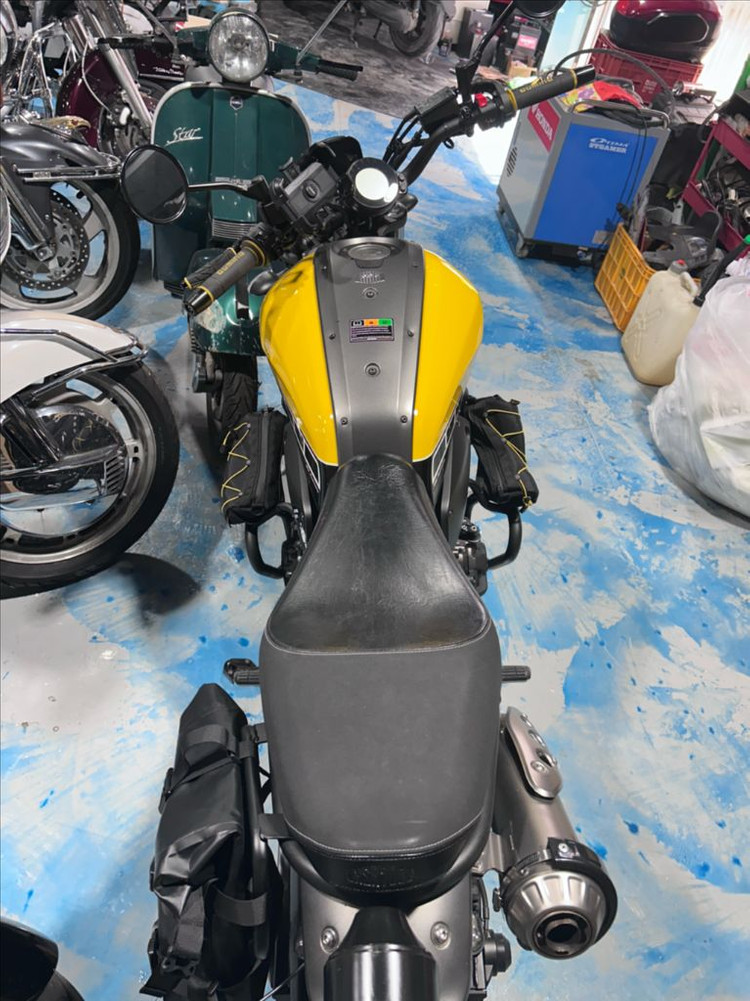 XSR700 이미지