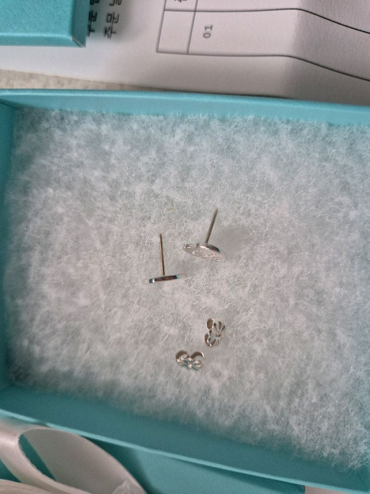 티파니앤코 리턴 투 티파니 하트 태그 스터드 이어링 스털링실버 이미지