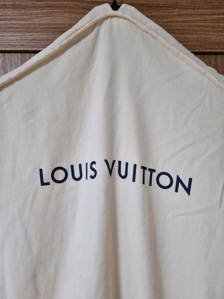 루이비통 발렌티노 생로랑 구찌 명품 정품 코튼 슈트 케이스 4종 판매합니다~!--0