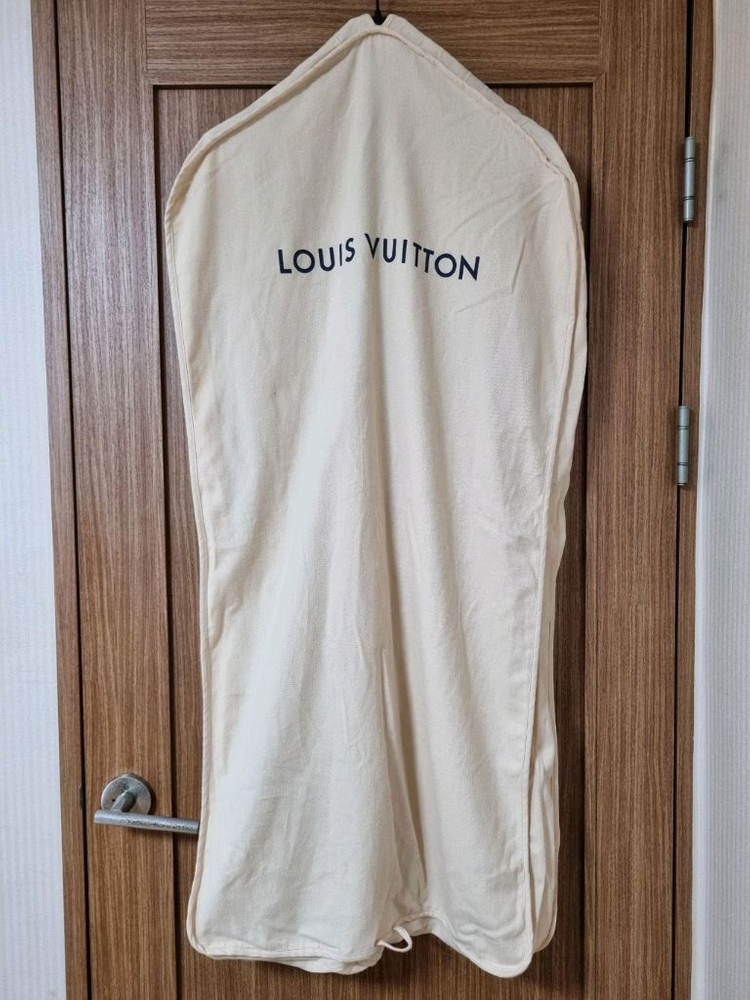 루이비통 발렌티노 생로랑 구찌 명품 정품 코튼 슈트 케이스 4종 판매합니다~!--1