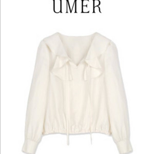 [새상품] 유메르 문 러플 블라우스 버터크림색상 프리 사이즈