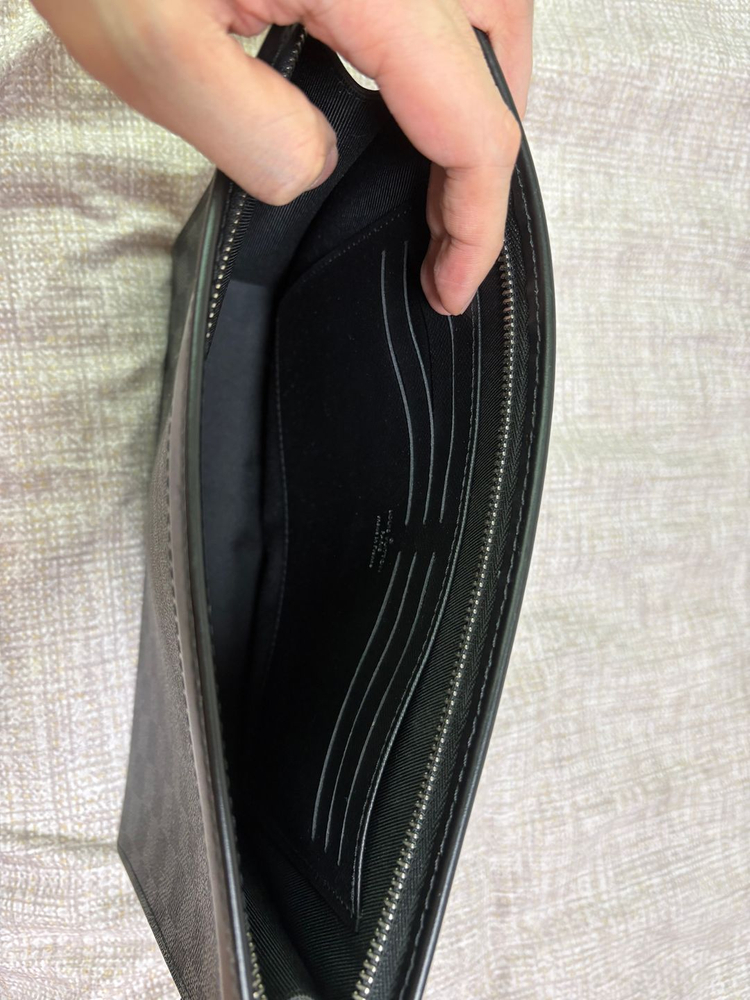 루이비통 다미에 그라피트 클러치백 이미지