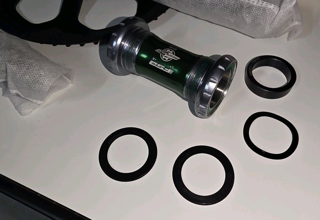 브롬톤 T라인, 순정 카본 크랭크 (BB포함)--5