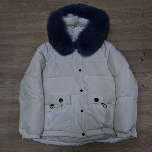 몽클레어 여성 시그니처 사이드 자수 와펜 퍼후드 패딩 점퍼 (3)