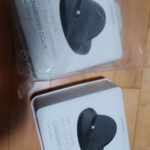 삼성 갤럭시 스마트폰 c-type 차징 충전 스탠드 ee-d3300 - 2개 새것 일괄 이미지