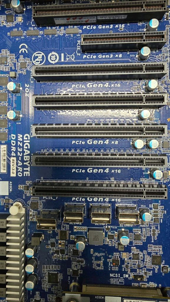 에픽 EPYC 7261 MZ32-AR0 CLN0222 1250W 이미지