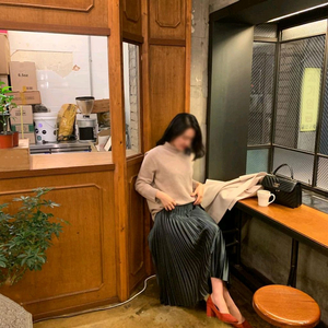 자라 플리츠 새틴 주름치마 미디스커트 XS