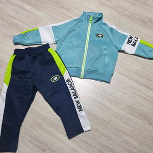 새상품 뉴발란스키즈100 집업상하세트