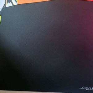 아티산 키83 MID XL 마우스패드 팝니다.