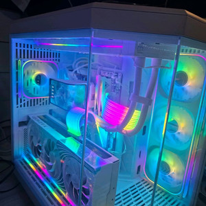 라이젠7 9800X3D RTX5080 본체 팝니다 이미지
