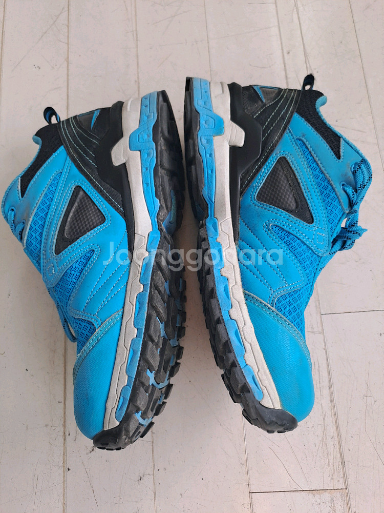 노스페이스 등산화입니다--1