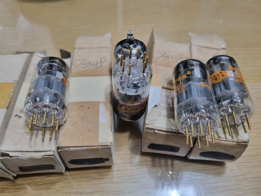 진공관 6di8 지구본 7308 미사용품--4