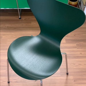 프리츠한센 세븐체어 그린 이미지