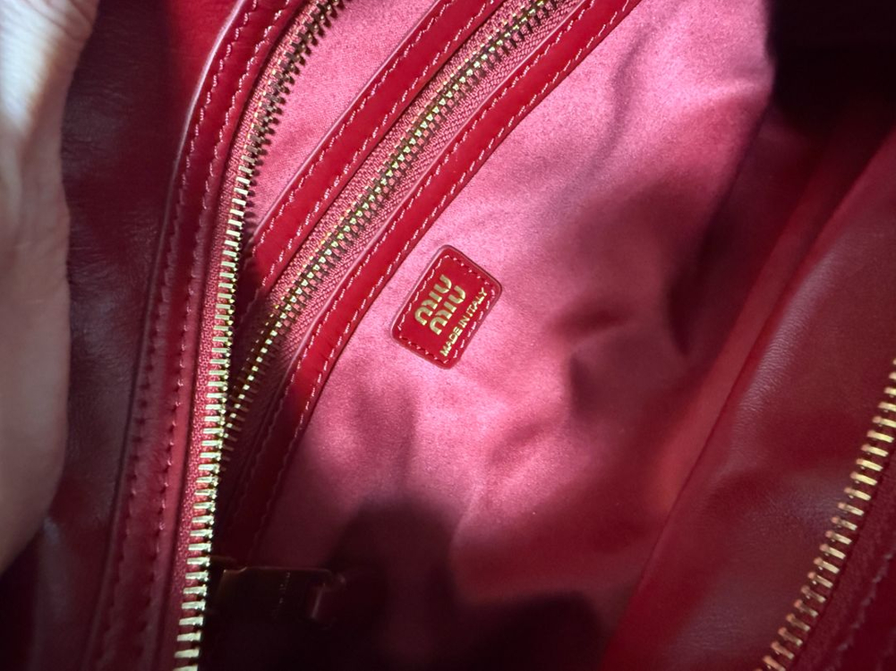 (주말할인)미우미우 루비레드 한정 희소컬러 / 새상품--4