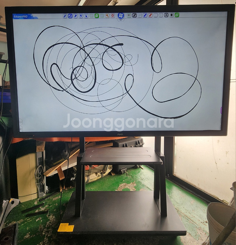 QLED급의 선명한 화질의 대형 84인치 전자칠판 저렴하게 판매--2