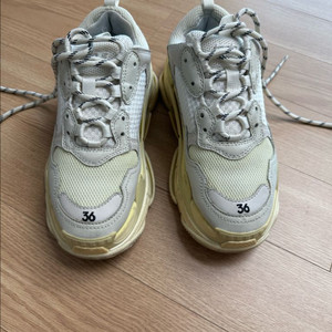 발렌시아가 트리플s 화이트 36 판매 이미지