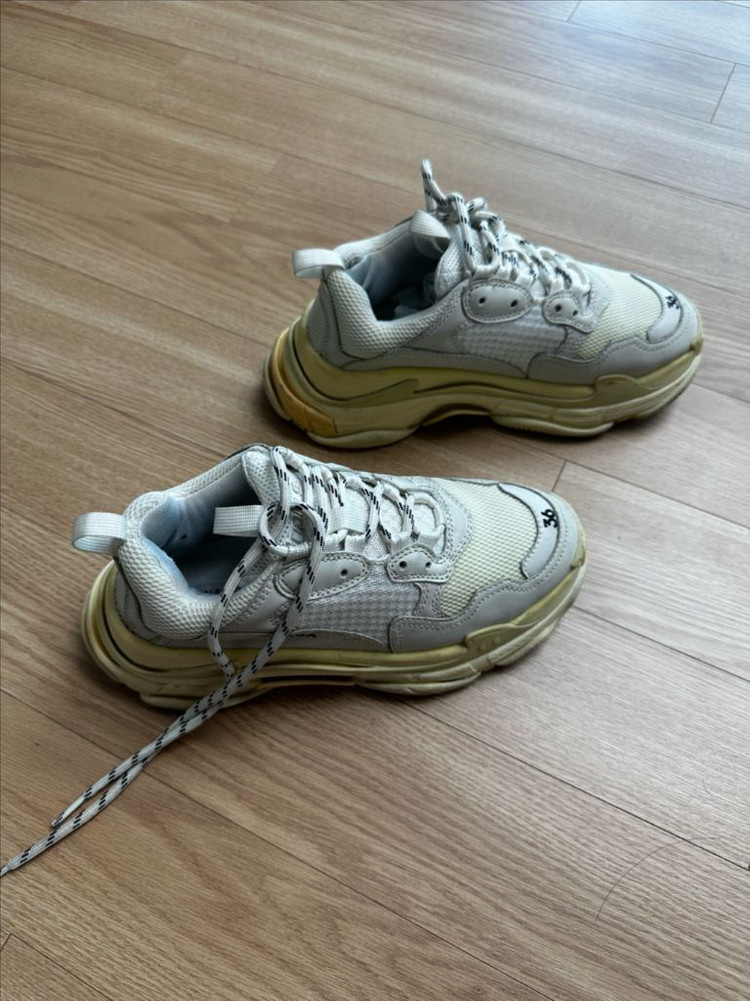 발렌시아가 트리플s 화이트 36 판매 이미지