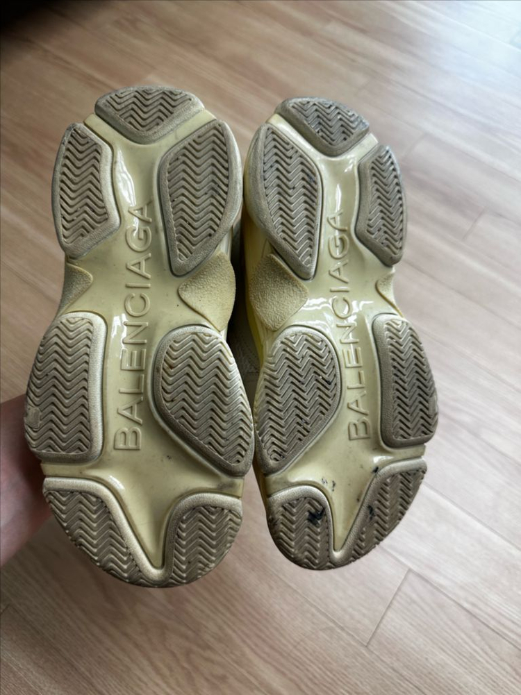 발렌시아가 트리플s 화이트 36 판매 이미지