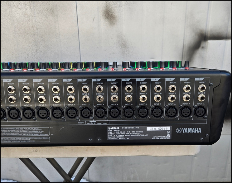 야마하(YAMAHA) MGP24X 24채널 프리미엄 믹싱 콘솔 이미지