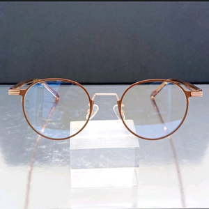 정품)임영웅안경키싱하트티티늄로즈골드 안경테 새상품 미개봉