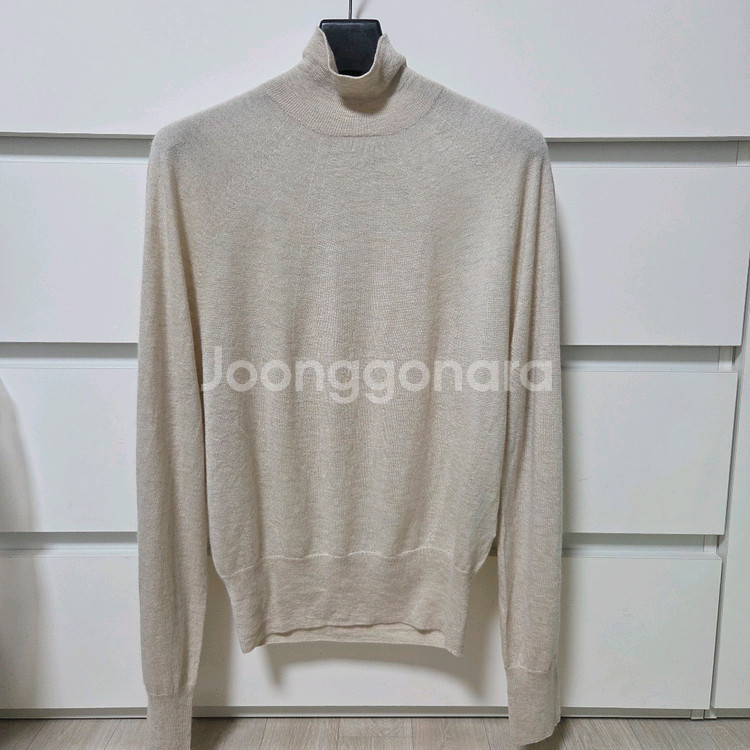 더캐시미어 캐시미어 백 버튼 하이넥 니트 네츄럴 66 랑방 마인 타임 시스템--5