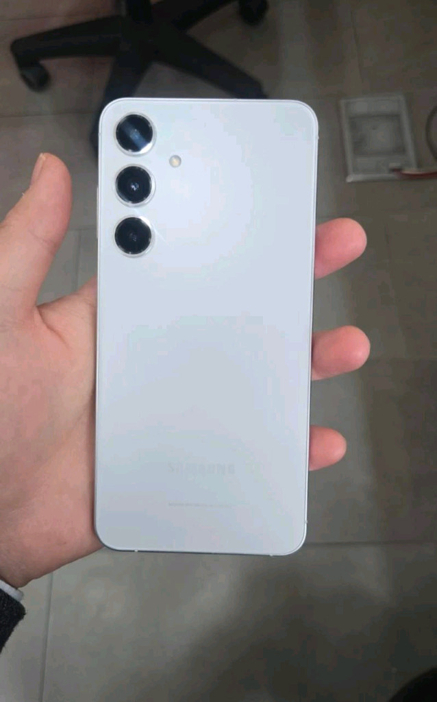 갤럭시 S24플러스 그레이 256G 판매합니다--1