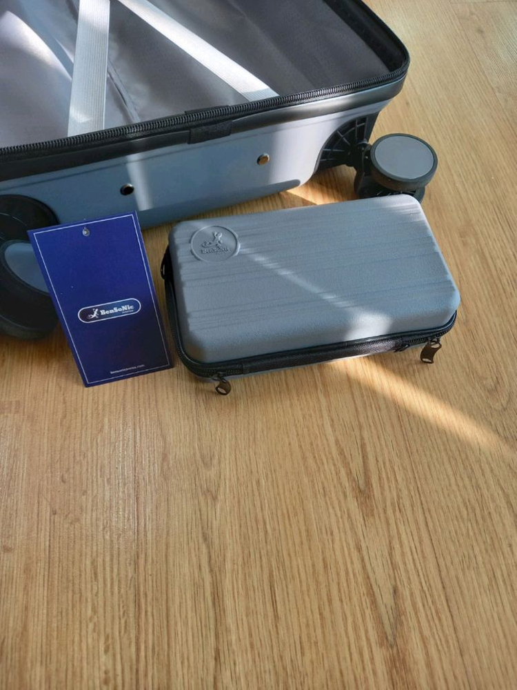 벤소닉 캐리어 20인치 새상품 파우치 포함 여행가방 (부산 직거래만 가능)--1