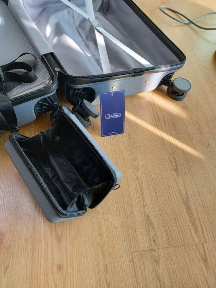 벤소닉 캐리어 20인치 새상품 파우치 포함 여행가방 (부산 직거래만 가능)--2