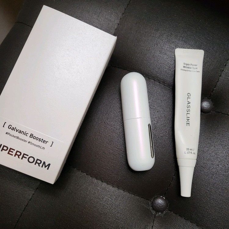 LG 프라엘 수퍼폼 갈바닉 부스터 미스틱 화이트 이미지