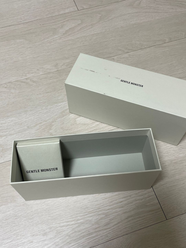 젠틀몬스터 라모드 블랙선글라스(구매가30)--2