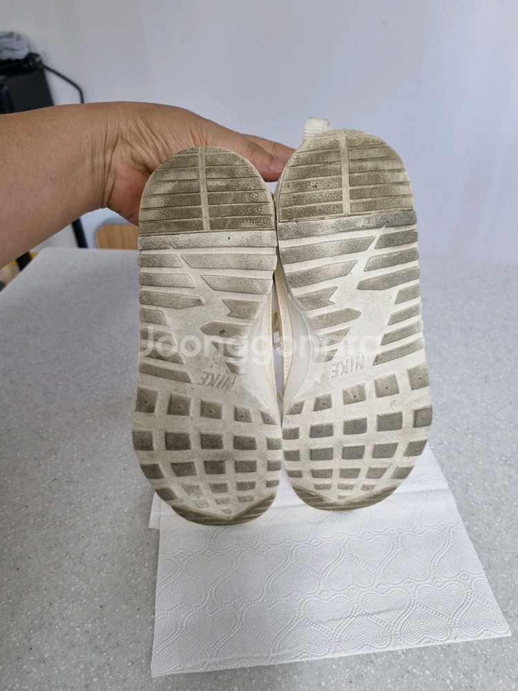 나이키 에어맥스 운동화 230--3