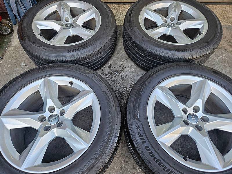 아우디 Q7 순정 정품 19인치 휠타이어 셋트--1