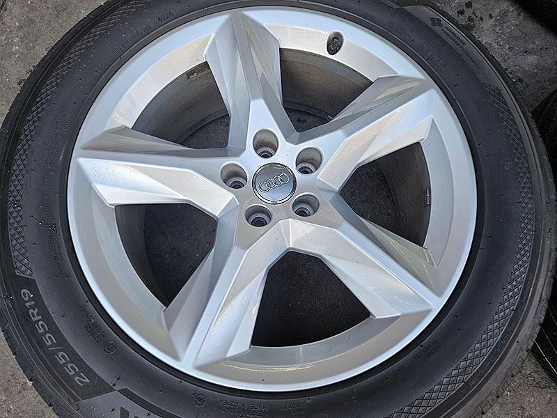 아우디 Q7 순정 정품 19인치 휠타이어 셋트--2