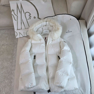 몽클레어 라이체 화이트 3사이즈