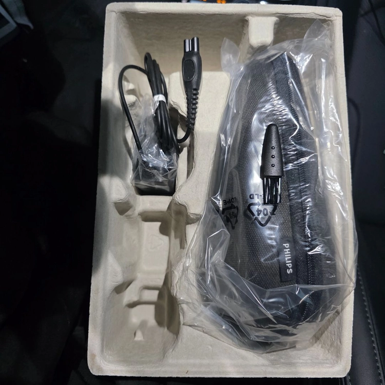 필립스 SkinIQ 9000 시리즈 전기면도기 이미지
