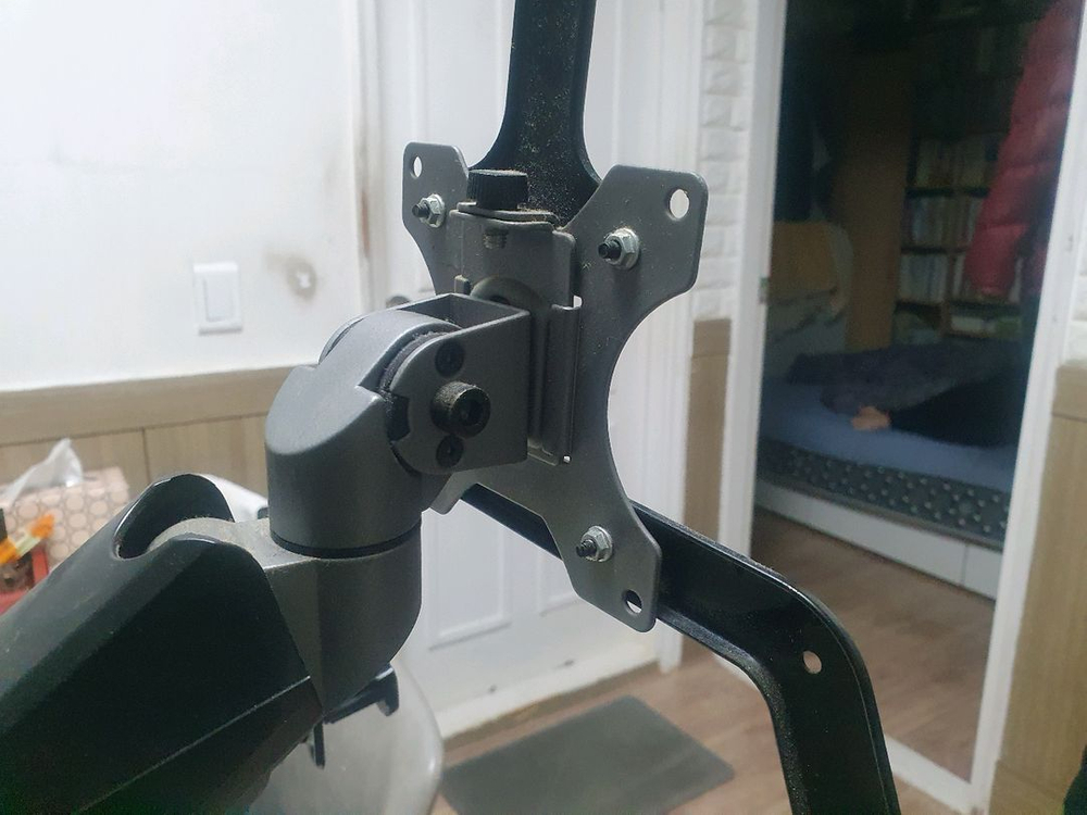 휴먼모션 모니터 거치대(내림)--1