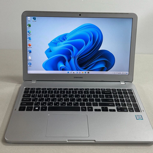 [ 배터리 좋음 ] 15인치 삼성 노트북 NT550XAZ i5- 8250U