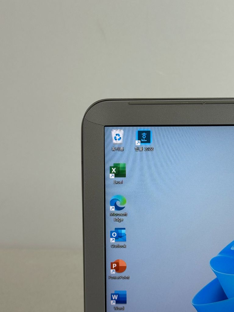 [ 배터리 좋음 ] 15인치 삼성 노트북 NT550XAZ i5- 8250U--5