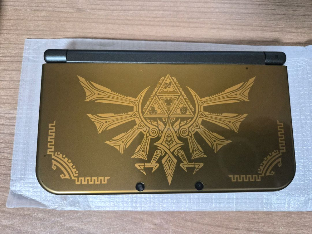 new 3ds ll 하이랄에디션--1