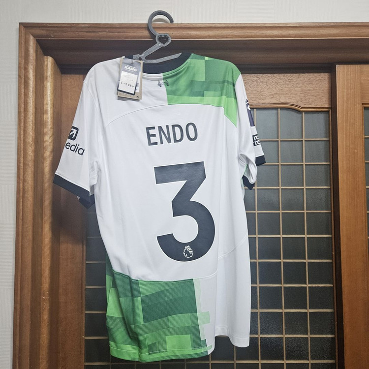 리버풀 23-24 어웨이 유니폼--1