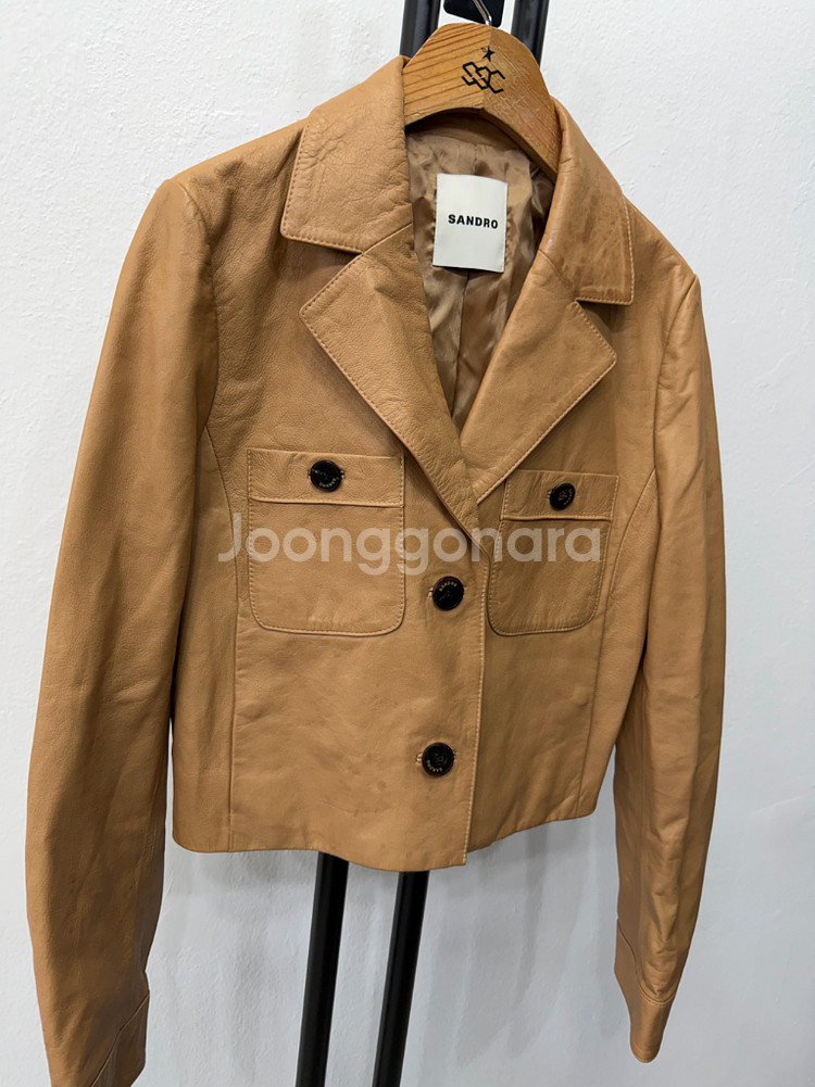 정품) 산드로 여성 브라운 레더 크롭 가죽자켓 82(55)--1