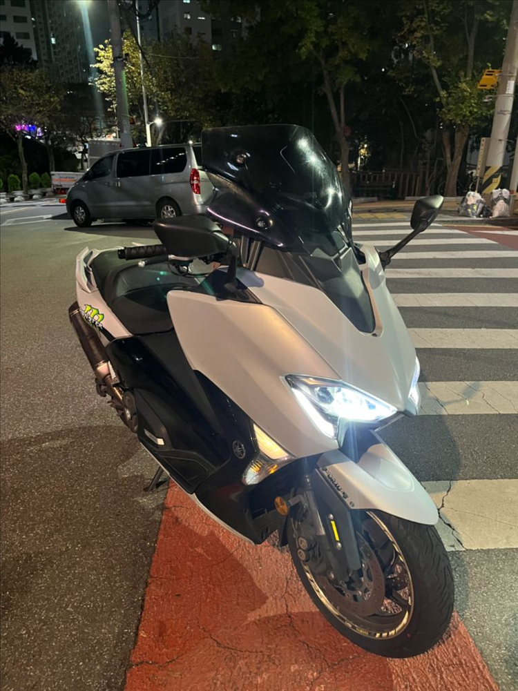 야마하 티맥스530 dx 이미지