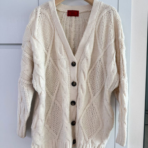 아이보리 꽈베기 가디건